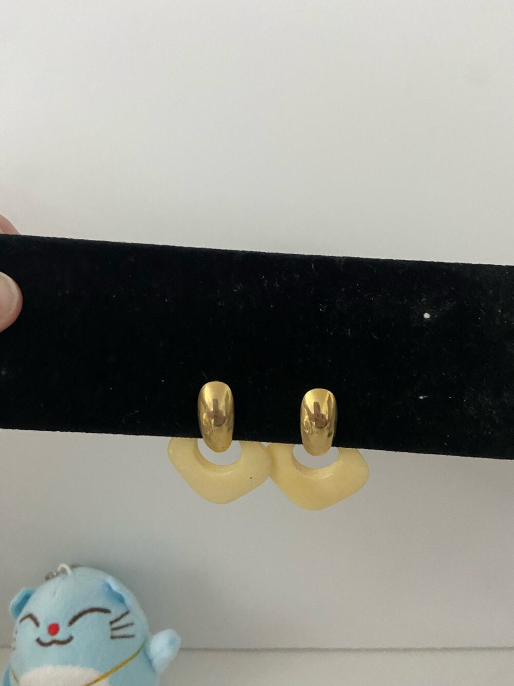 Vintage cream, diamond shaped earrings